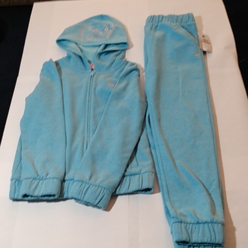 Girl's jogging suit